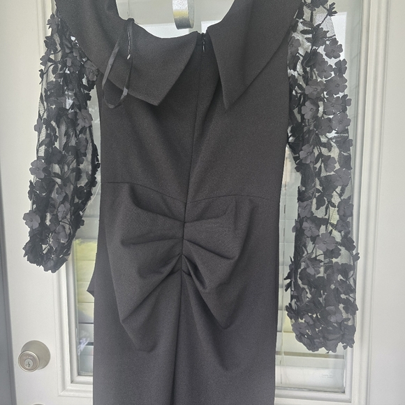 $249 XSCAPE Off-The-Shoulder Floral-Sleeve Gown Sz 6 Black Cocktail Party - Picture 14 of 16